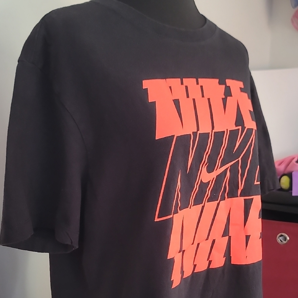 Nike  Black Tee with Vibrant Coral Graphic - Picture 4 of 7